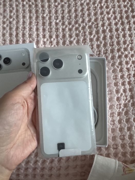 Iphone 17 pro но внутри XR продам срочно