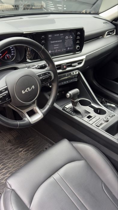 Kia k5, почти новая с панарамой