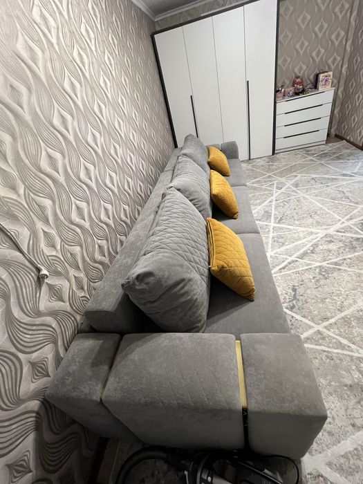 Продам большой ДИВАН.