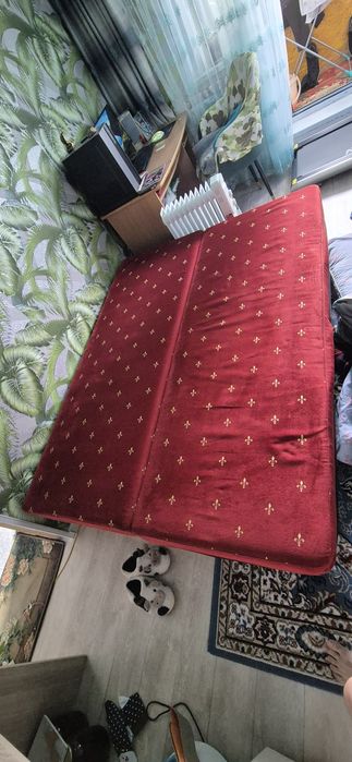 Продам.        диван