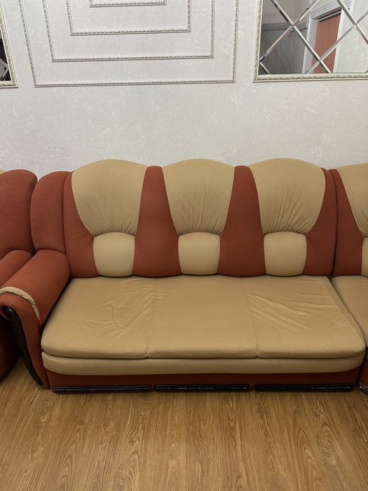 Диван для хола или зала