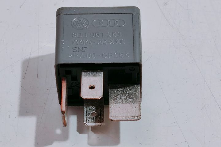 Releu 370 8D0951253 Volkswagen VW Passat B5.5 (facelift)