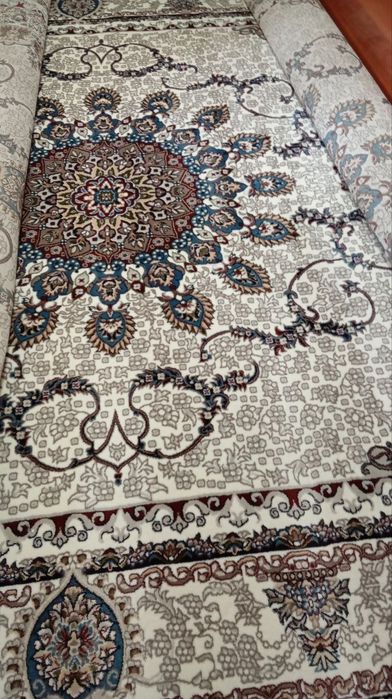 Янги тутилмаган гилам сотилади