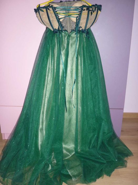 Абитуриентска рокля