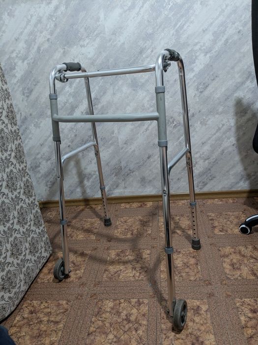 Отдаю ходунки даром