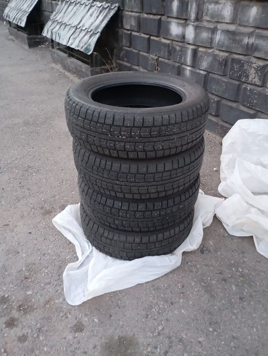 Продам зимние шины 215/60/17