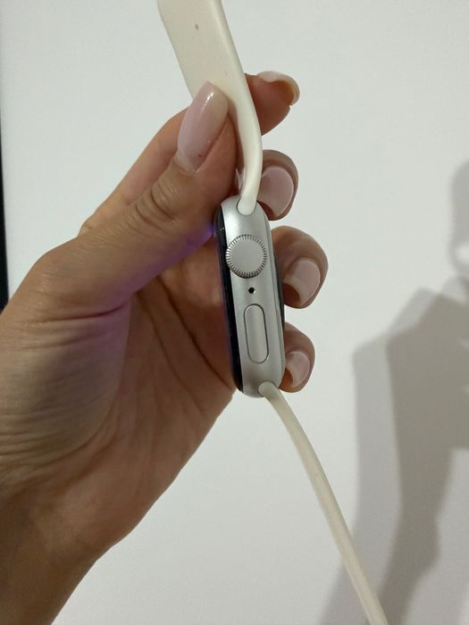 Apple Watch SE (generația a 2-a) GPS, 40 mm