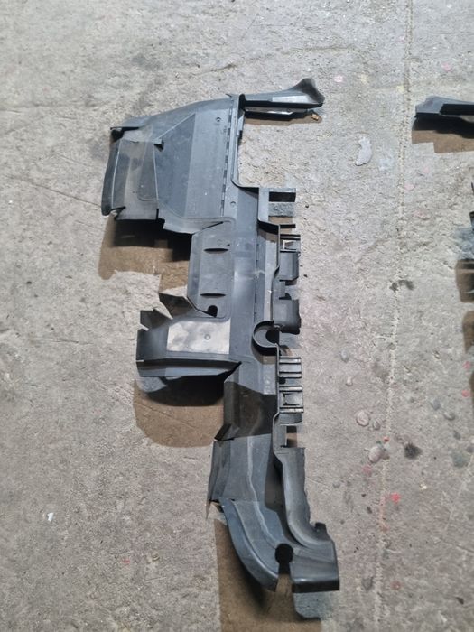 Deflector aer radiator tragar Audi A4 B8 1.8 tfsi CDHB 160cp