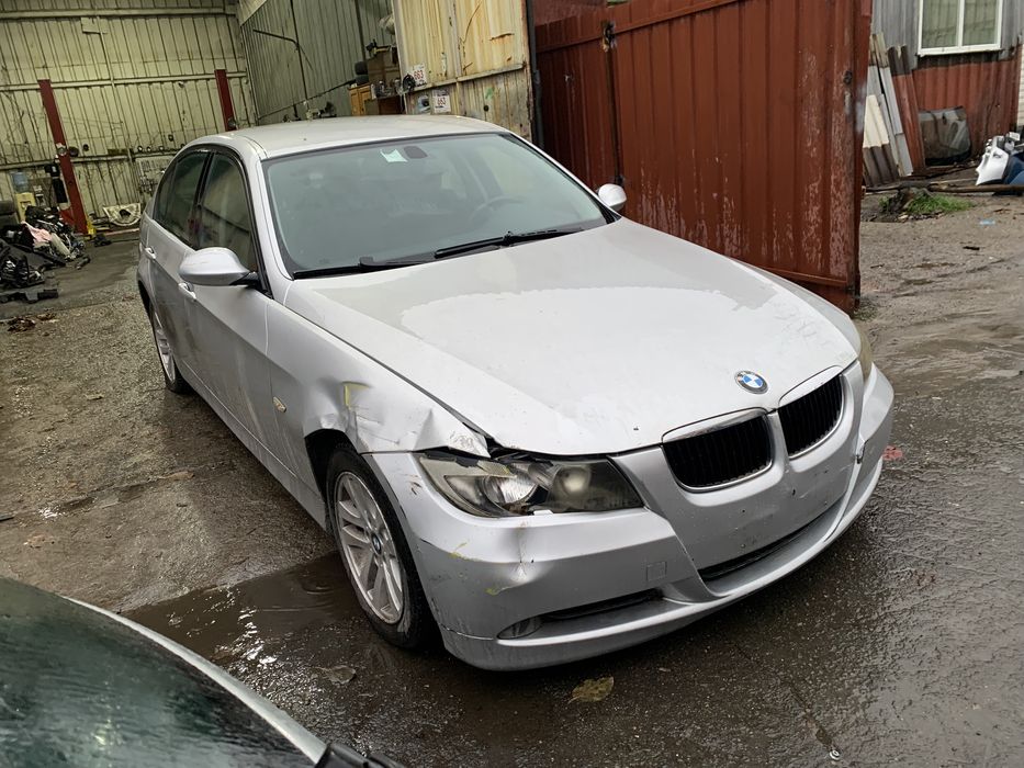Продаваме бмв е90 bmw e90 2.0д 177кс на части