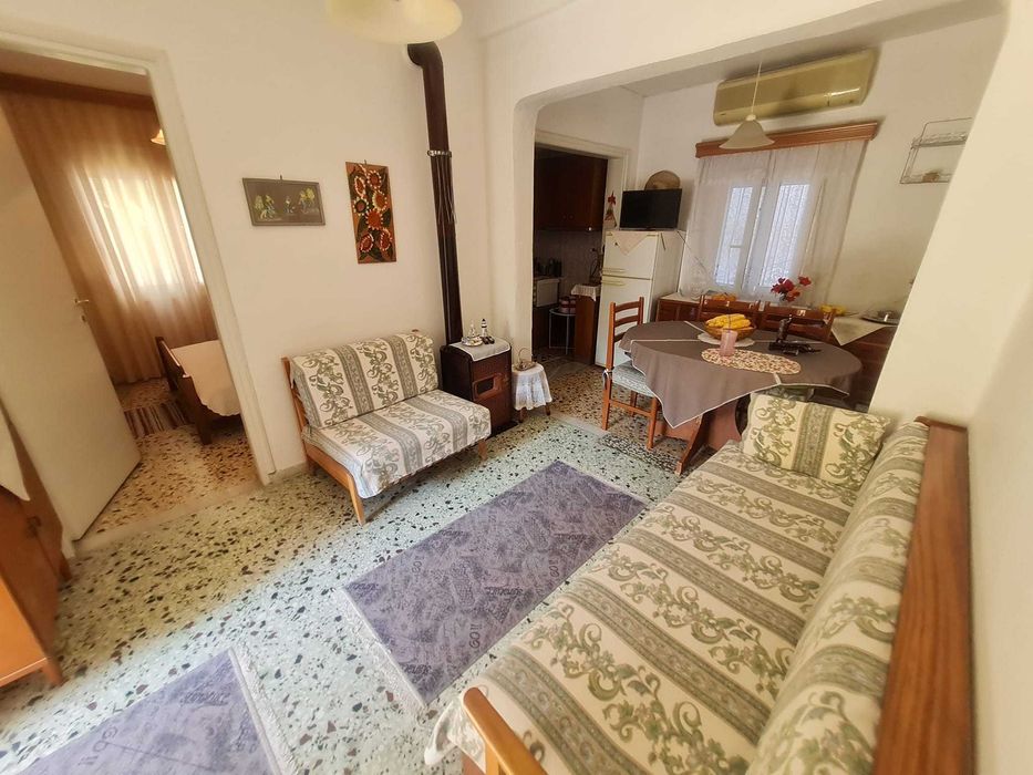 Продава 2 ет къща 110 м2 до морето с двор 200 м2 Аспровалта, Гърция