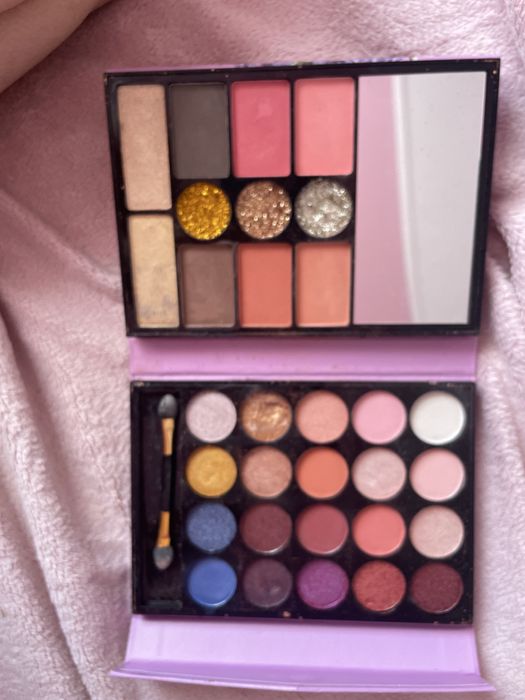 Продам палетку теней