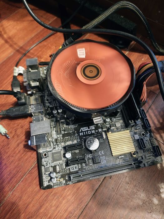 Vând Placă de bază H110M-R