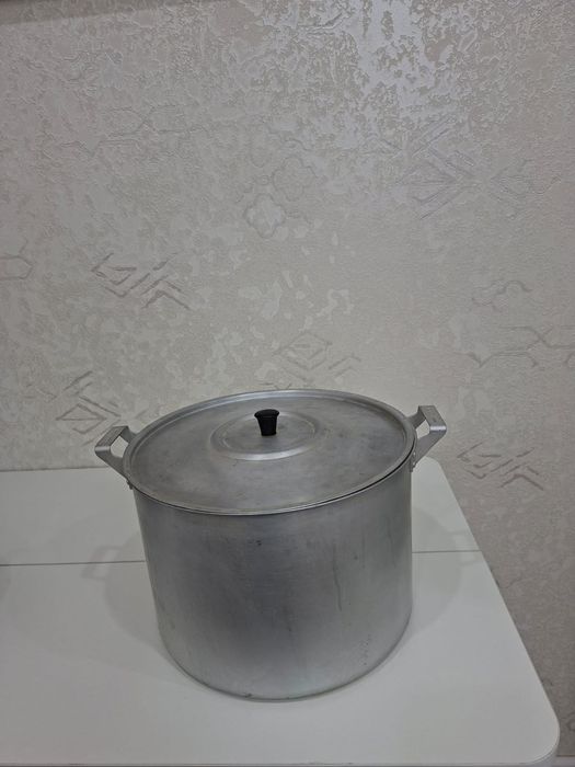 Кастрюля алюминиевая