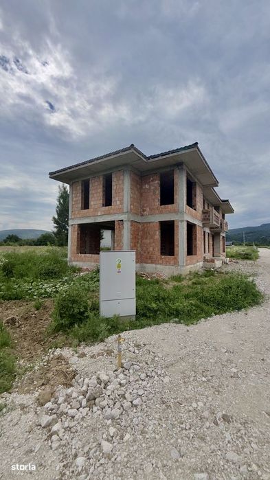 Casă În Duplex | Bujoreni-Olteni | Confort Si Intimitate