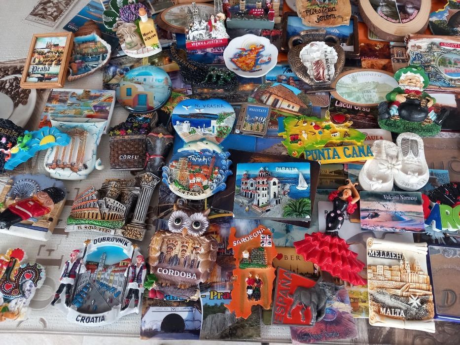 Vand colecție de magneti