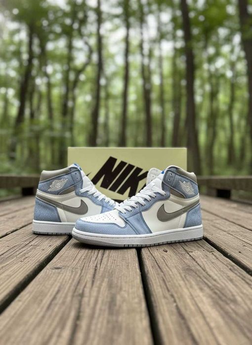 Jordan 1 High Hyper Royal