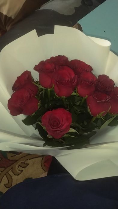 Свежие цветы роза и микс