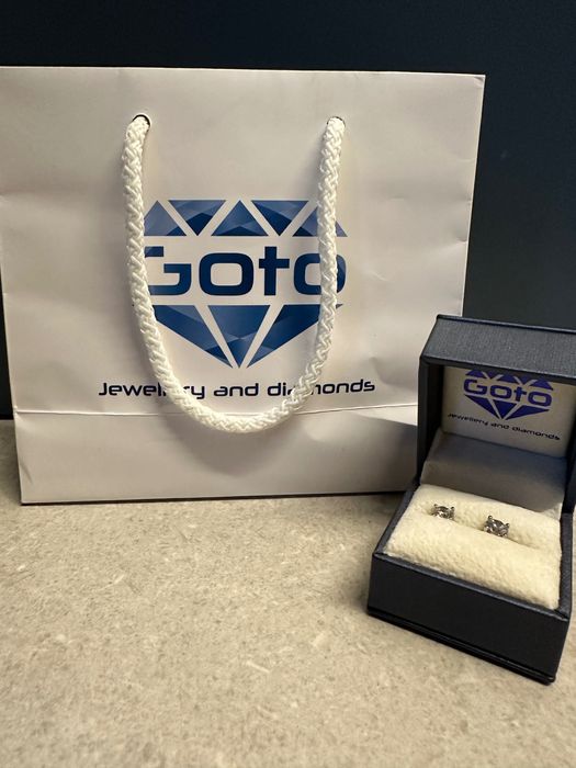 Сребърни обеци с камъни GOTO