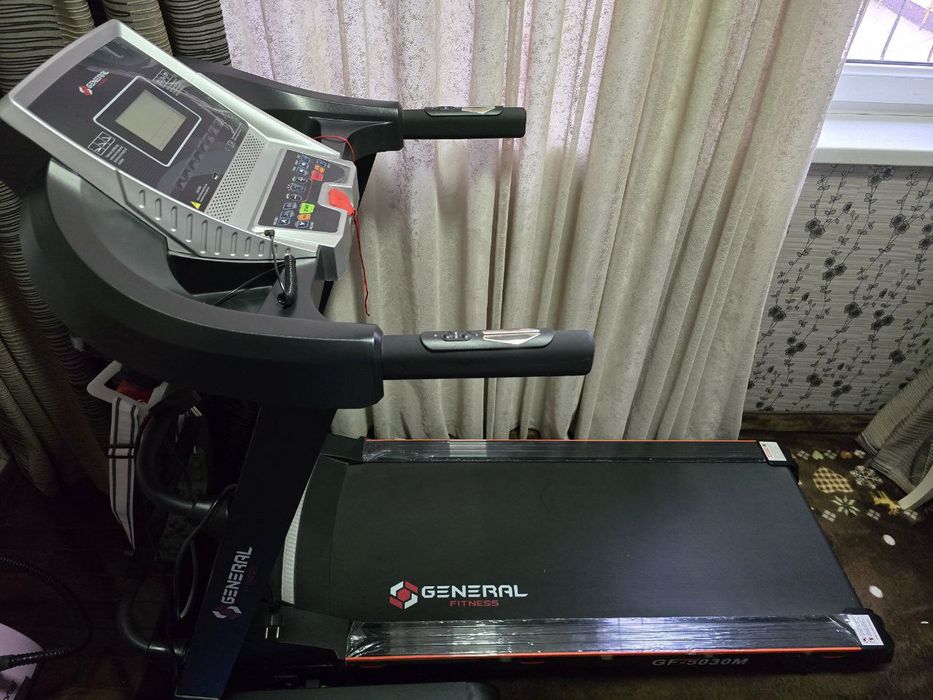 Продаю беговую дорожку General Fitness GF-5030M