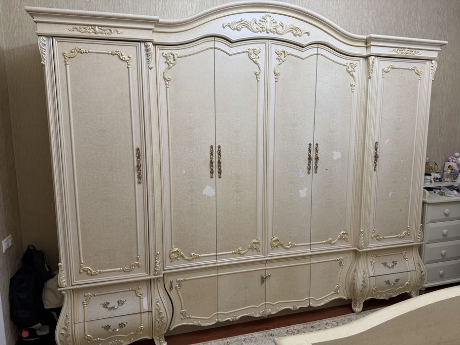 Спальный гарнитур