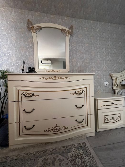 Спальный гарнитур