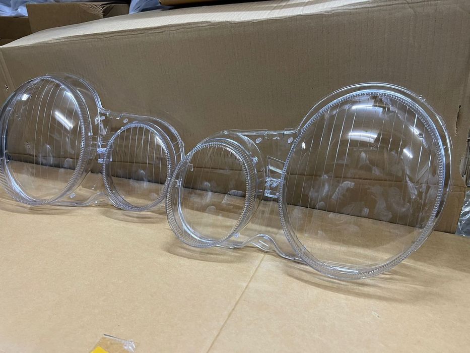 Стекло фары Мерседес 210