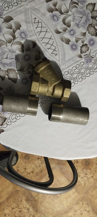 Продам сантехнические краны