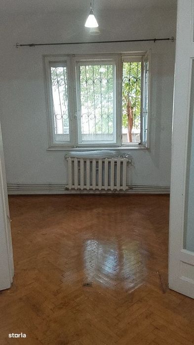 Apartament Nemobilat Spatios Metrou Universitate