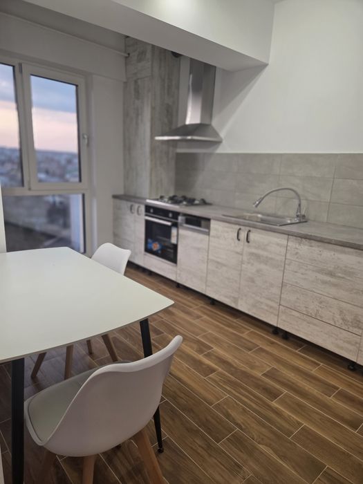 Studio modern in bloc nou de închiriat- central, cu loc de parcare