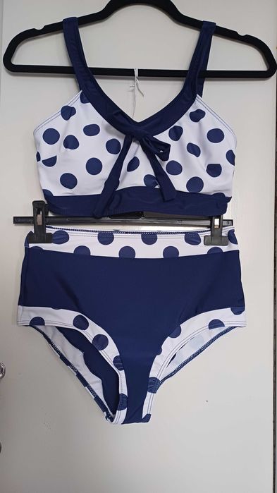 Vand costum baie din 2 piese, model deosebit, masura S, nou