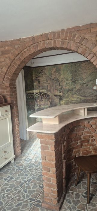 Inchiriez apartament  cu loc de parcare.