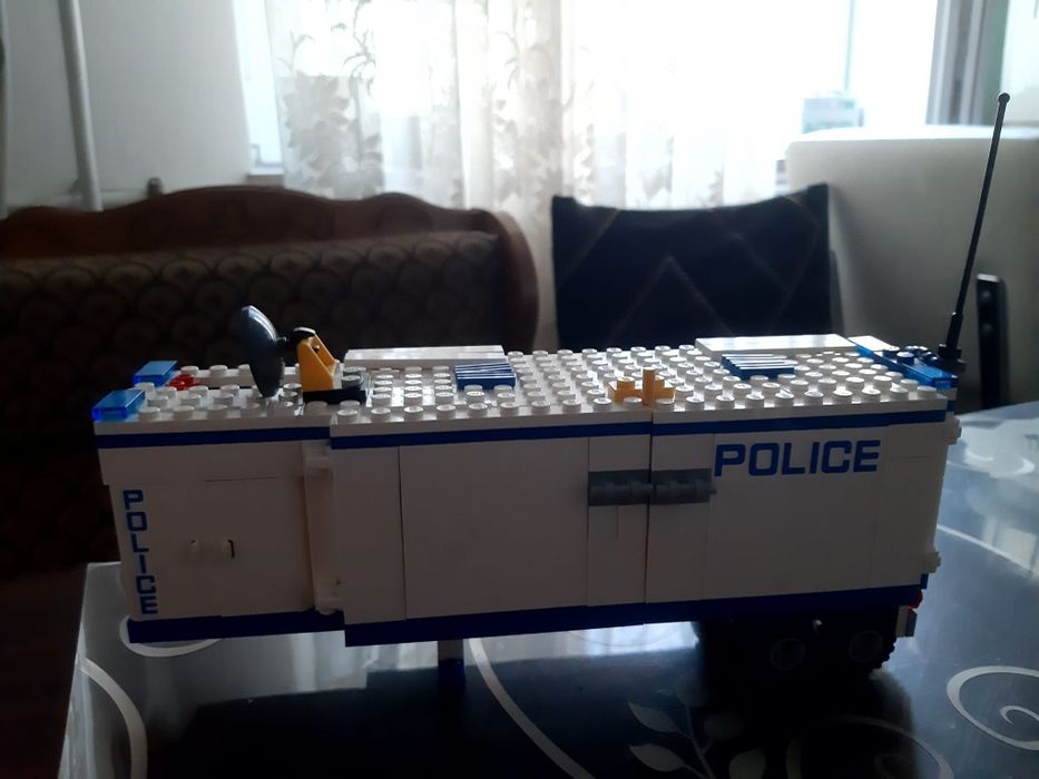 LEGO City – Centru Mobil de Poliție
