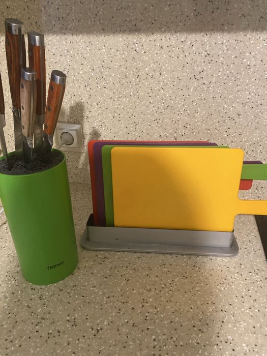 Подставка для ножей и раздлочные доски