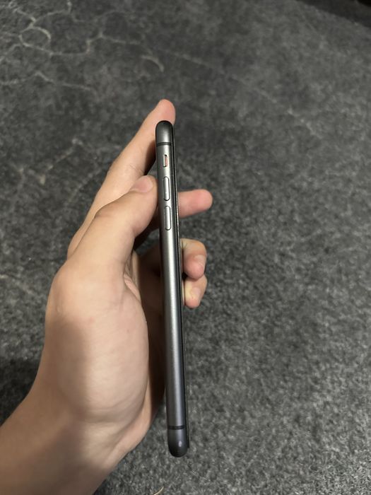 iPhone 11  ochilmagan 200$