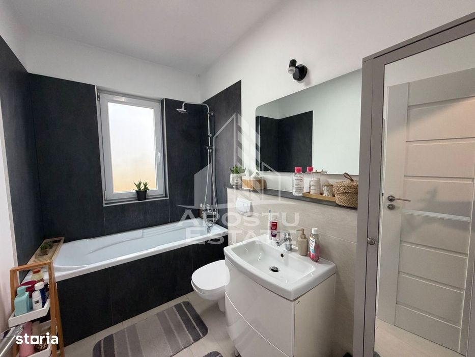 Apartament cu 2 camere de vânzare, 2 locuri de parcare, Dumbravita