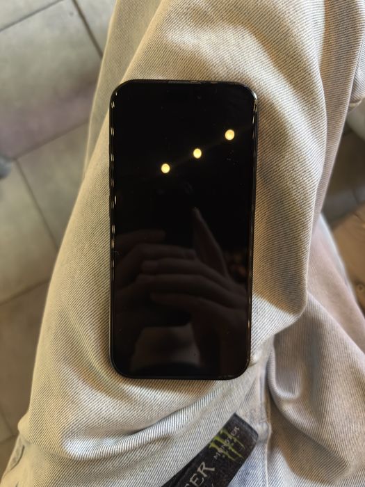 iPhone 15 в хорошем состоянии