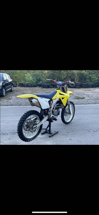 Suzuki RMZ 450 …..