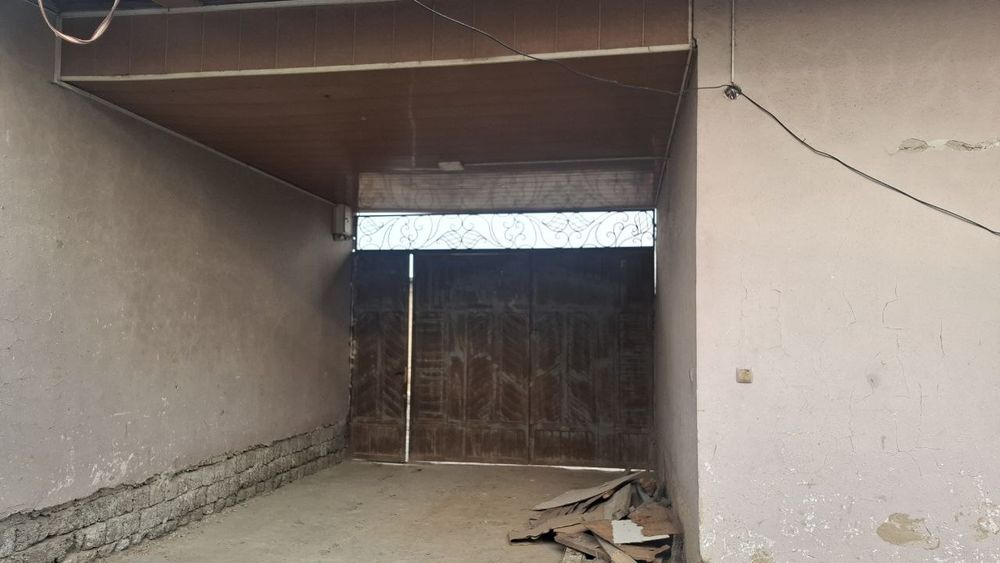 Назарбек,тарновда репром кочада ховли сотилади 4 хона уйи 2