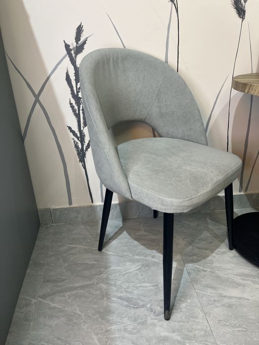 Продам стулья 8 штук