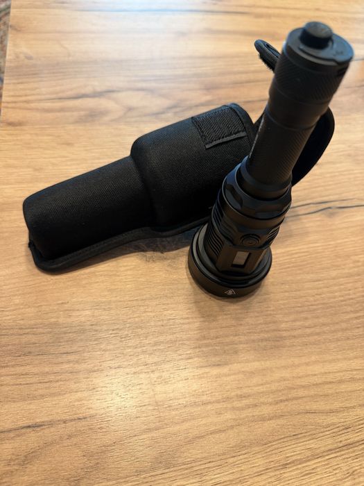 Lanternă profesională Nitecore P35i – Laser + LED, 3000 lumeni