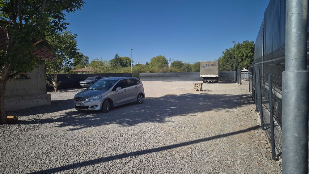 Открит склад /паркинг/ под наем кв. Република, срещу Джъмбо Люлин