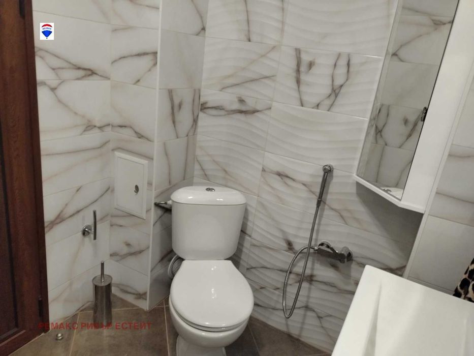 Продава се Тристаен апартамент в Русе, Център - 119 кв.м за 2353 €/кв.м - Снимка #11