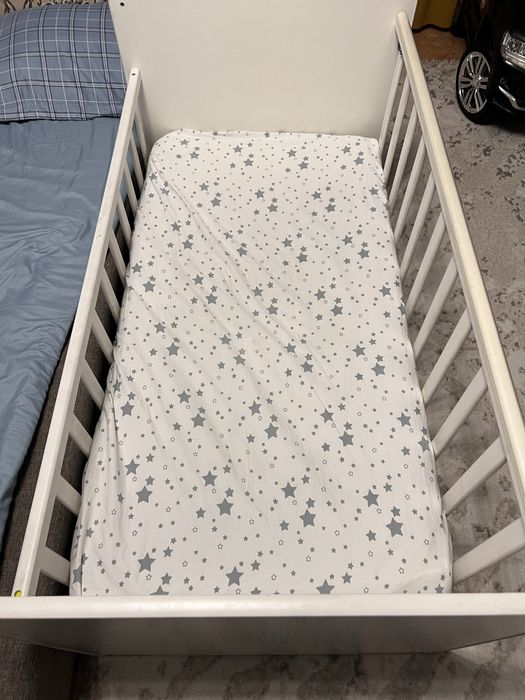 Продам детскую кровать с матрасом