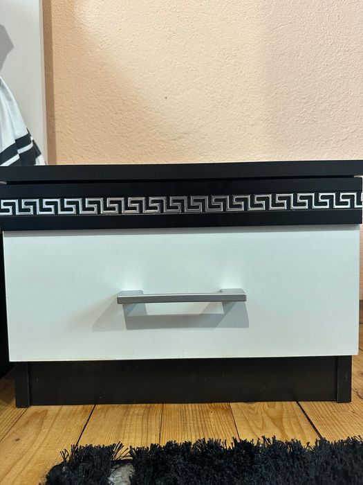 Скрин с огледало , гардероб , 2 бр нощни шкафчета