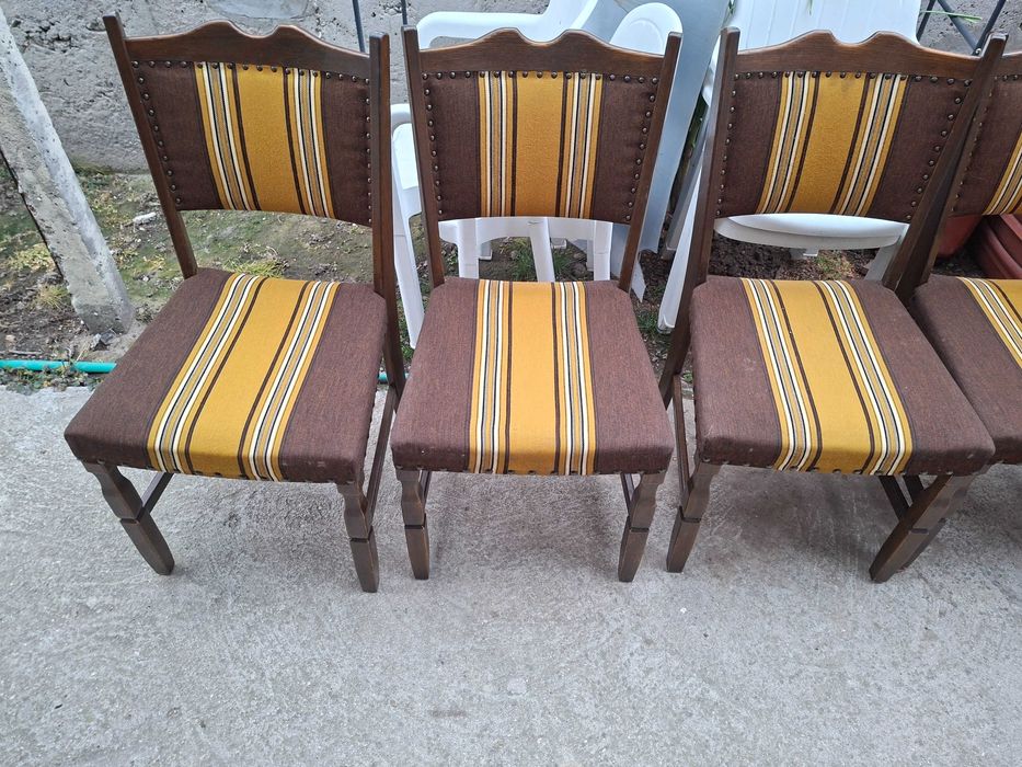 Столове 6 броя..