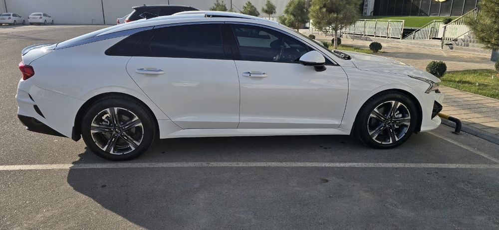 Продается своя KIA K5 GT-Line машина ухоженная с нуля ездил сам!