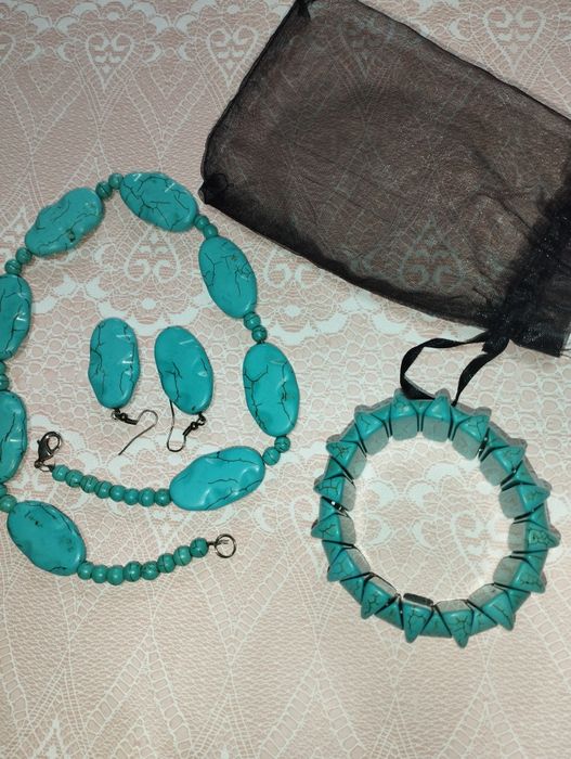 Продам комплект из бирюзы .
