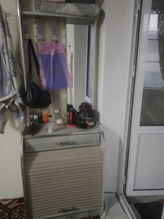 Диван 1 кишилик тормозит билан