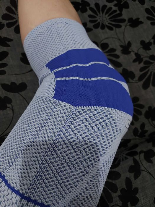 Нова наколенка Bauerfeind 4/XLразмер,менискус, странични връзки,патела