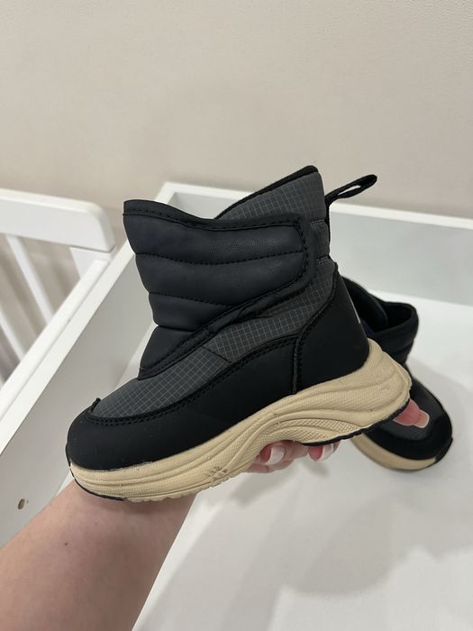 Продам детские зимние ботинки